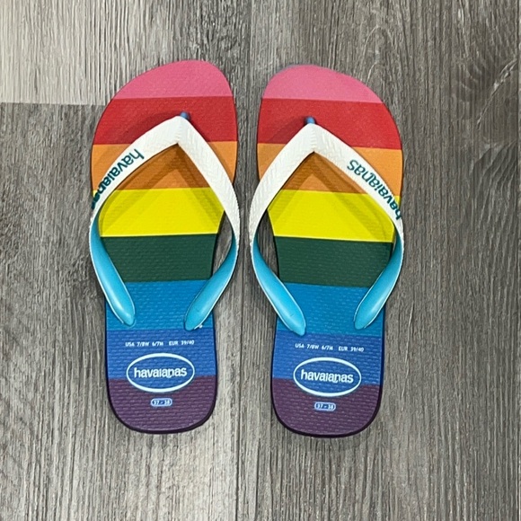 Shoes - Havianas Top Pride Sole Flip Flops, size 7/8W, 6/7M